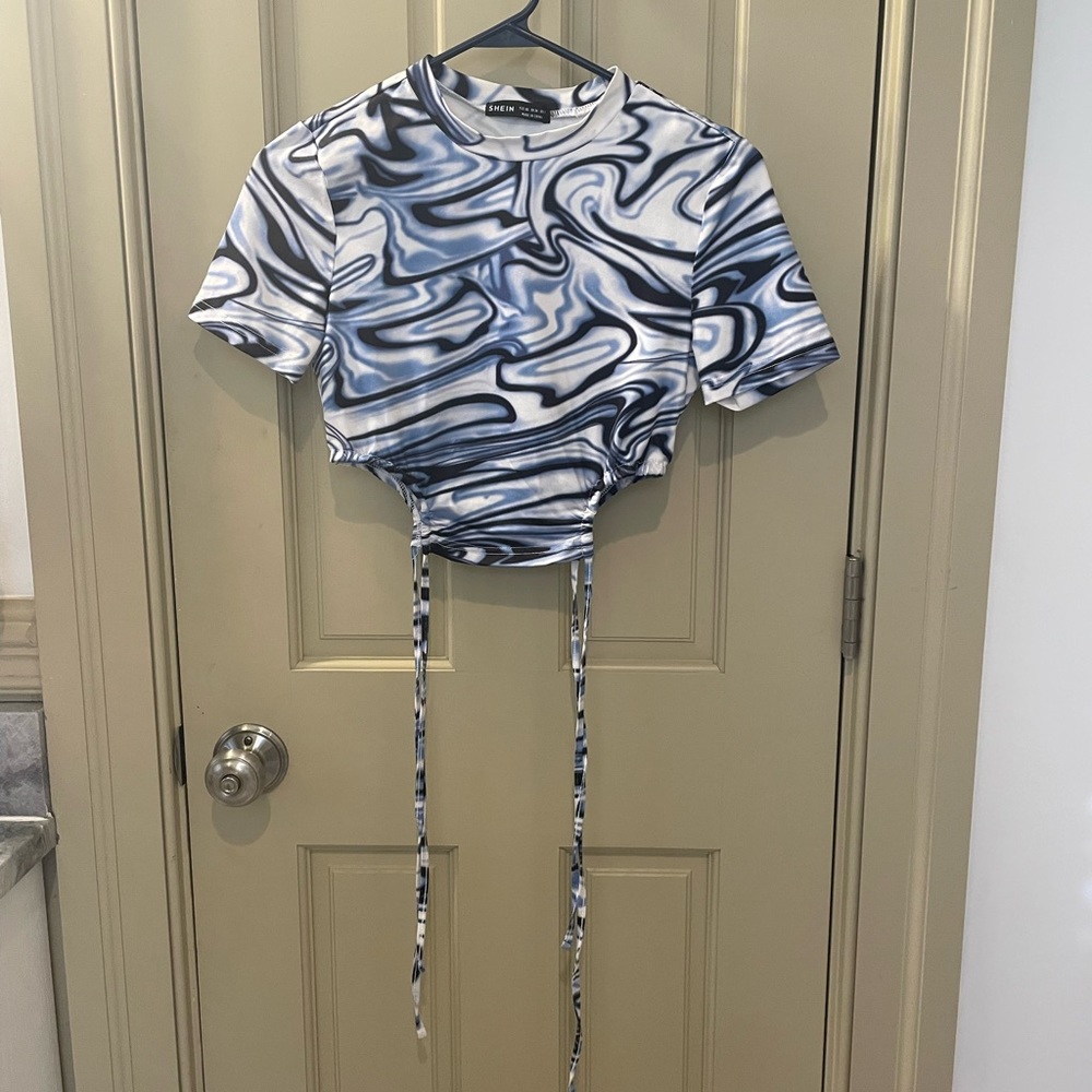 marble patterned crop top